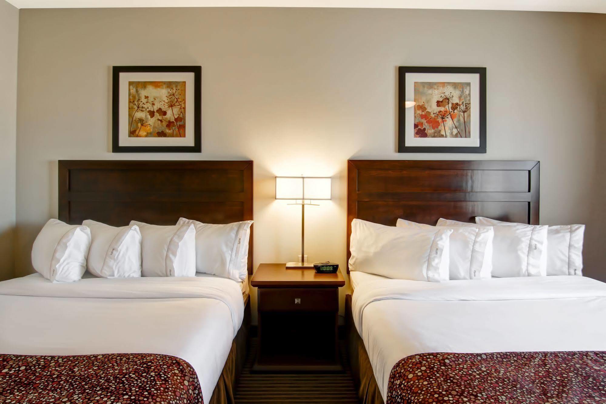 Canalta Hotel Tisdale Bagian luar foto