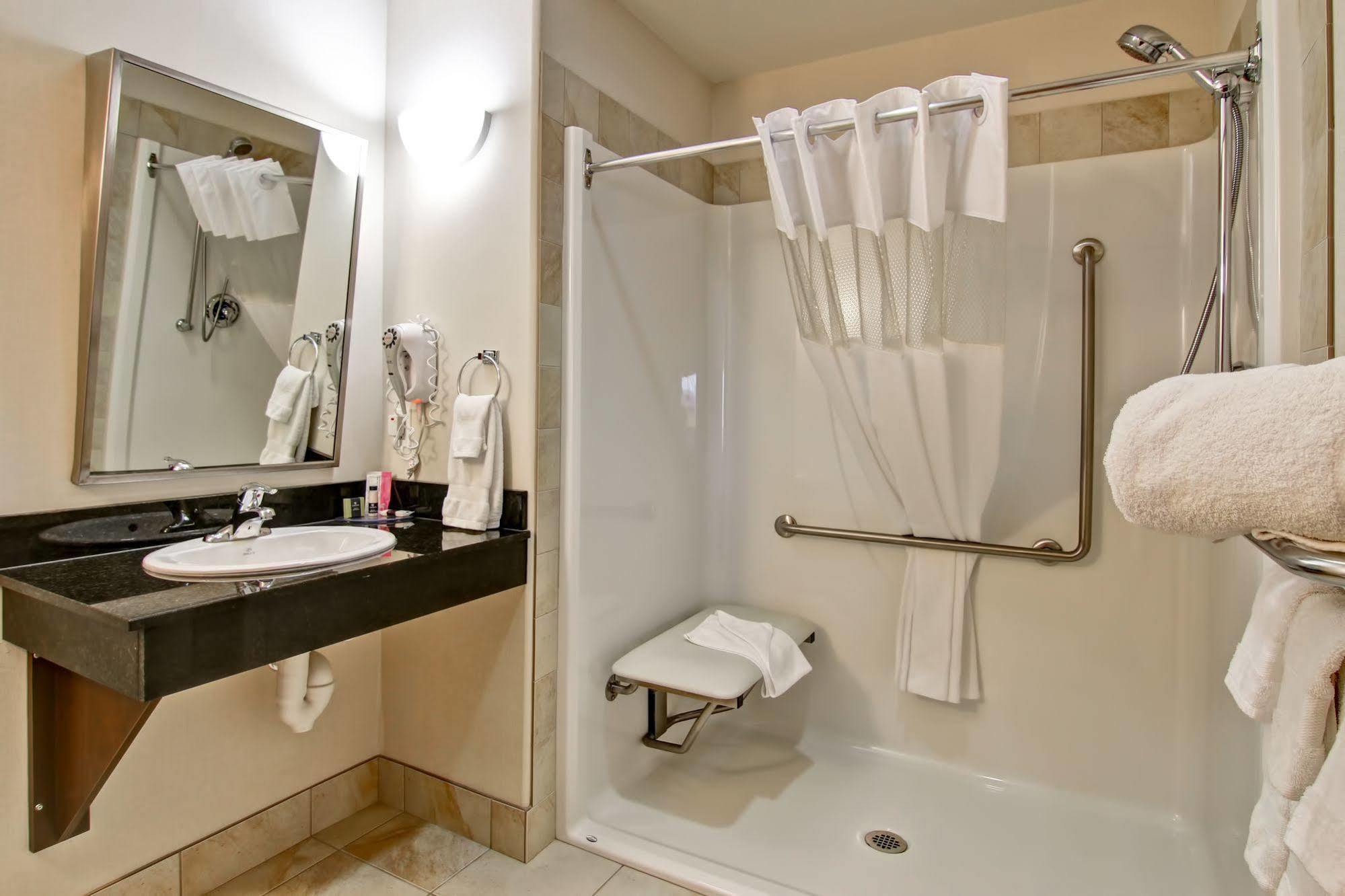Canalta Hotel Tisdale Bagian luar foto